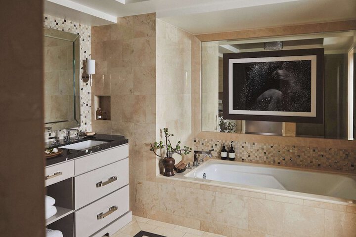 LErmitage Beverly Hills