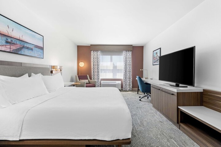 Room 51 of 73