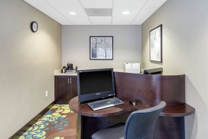 Business Center 49 of 50
