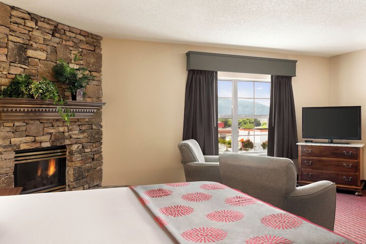 Ramada by Wyndham Pigeon Forge North