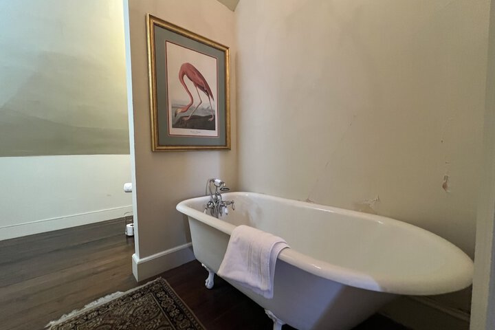 Room 14 of 65