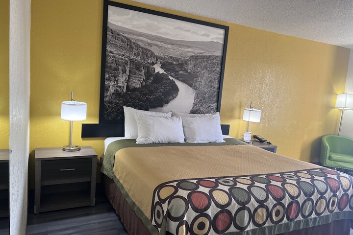 Room 7 of 40