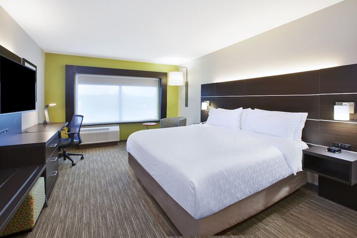 Holiday Inn Express & Suites Parkersburg East by IHG