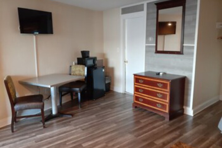 Town Line Motel