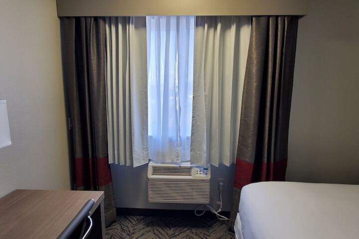 Room 30 of 52