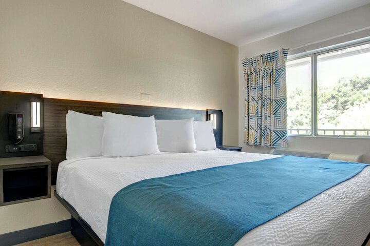 Motel 6 Venice FL