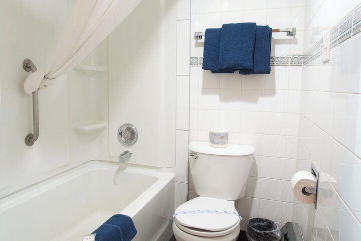 EasyStay Inn & Suites Fernie