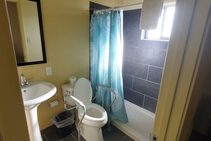 Room 9 of 22