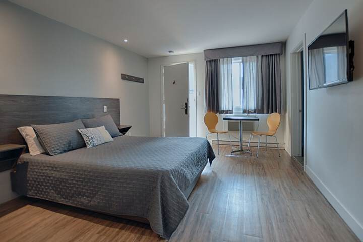Room 12 of 21