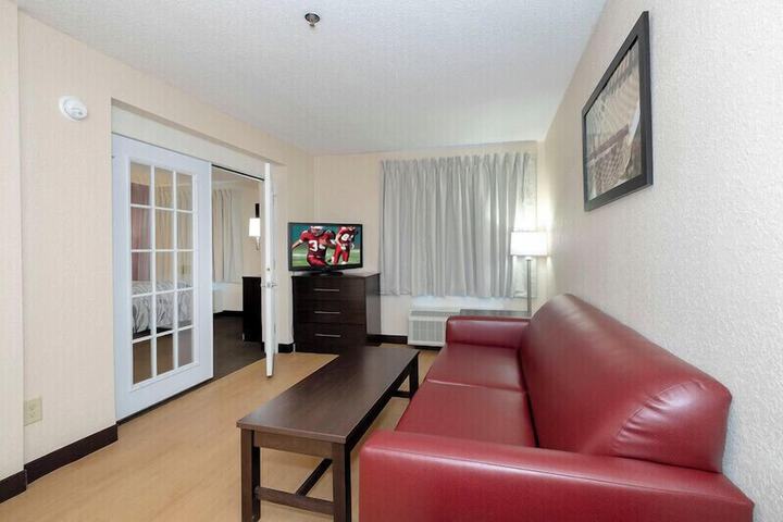 Room 13 of 28