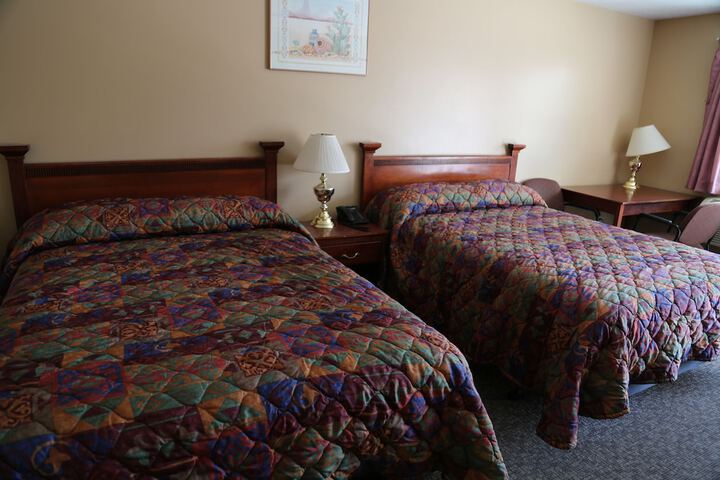 Room 6 of 9