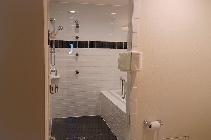 Room 42 of 86