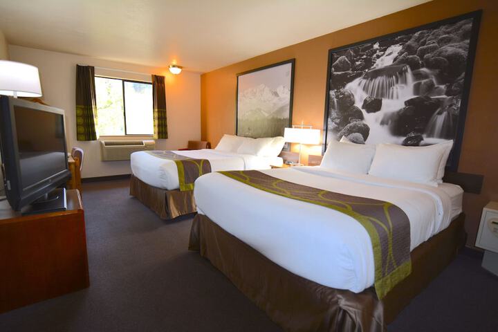 Room 33 of 46