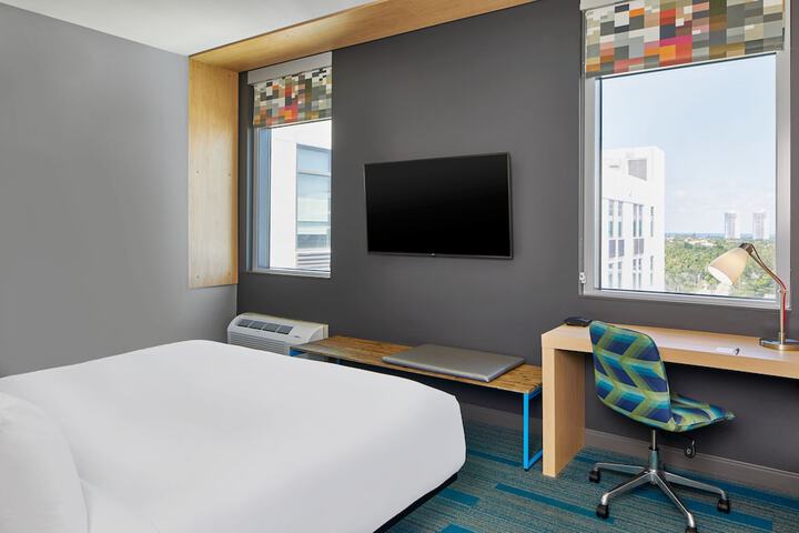 Room 11 of 28