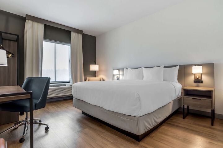Room 32 of 41