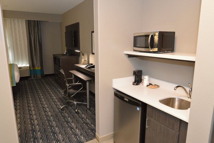 Holiday Inn Express & Suites Pasadena Houston Southeast by IHG