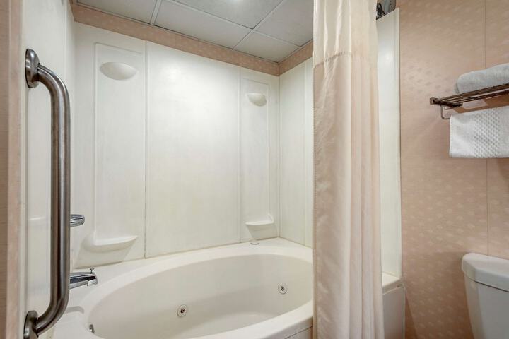 Room 18 of 40