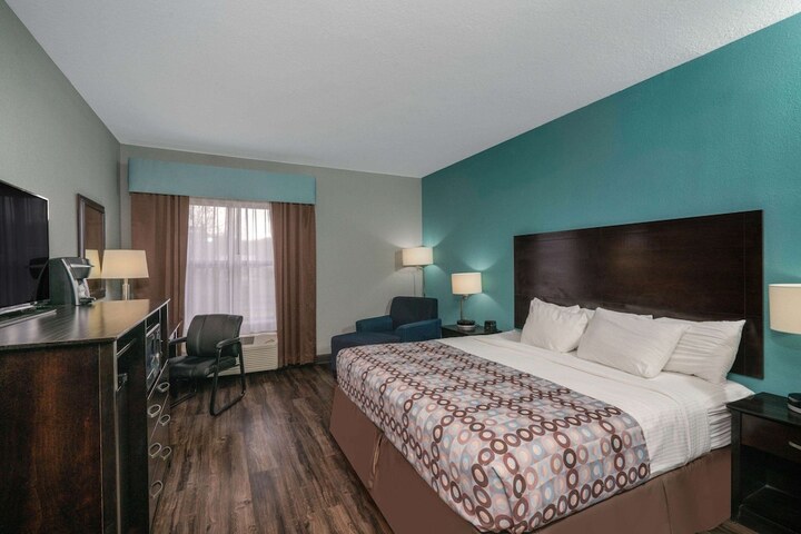 Room 21 of 53