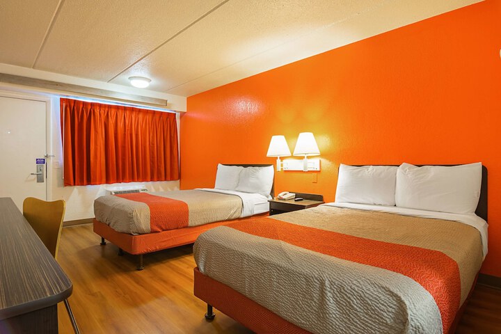 Room 28 of 30