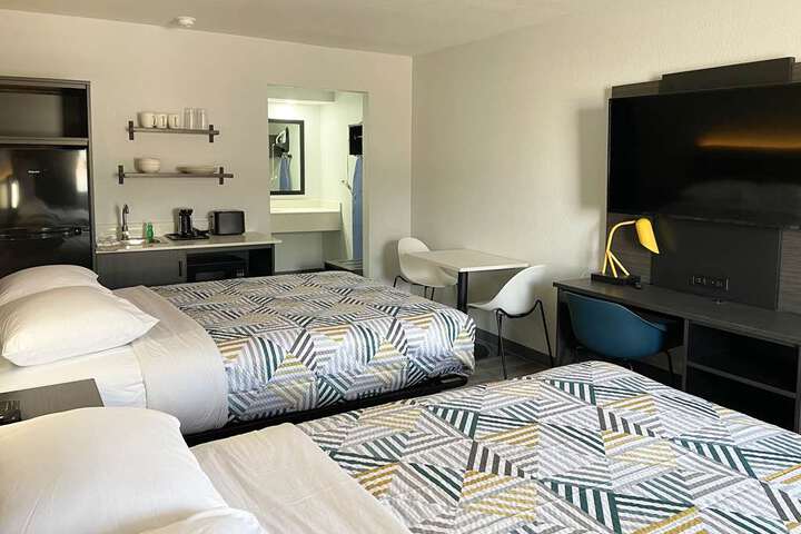Room 64 of 100