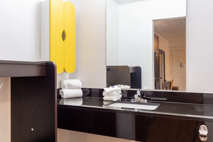 Room 43 of 48