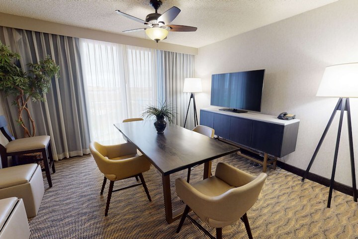Room 13 of 42