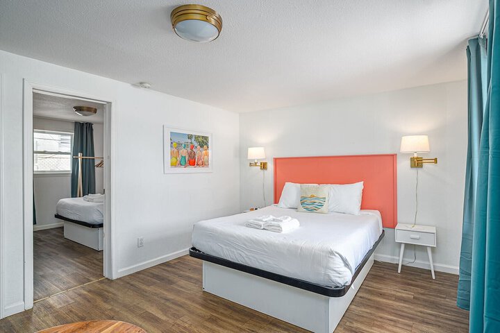 Royal Palms Motel