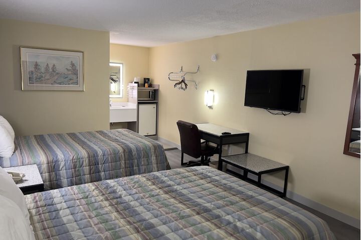 Room 16 of 28