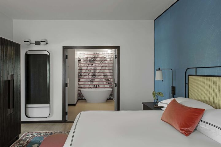 Room 40 of 150