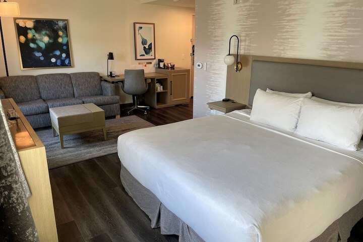 Room 15 of 46