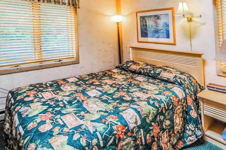 Smoketree Lodge