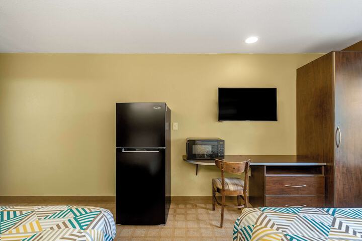 Room 28 of 34