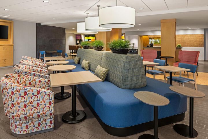 Home2 Suites by Hilton Roseville Minneapolis