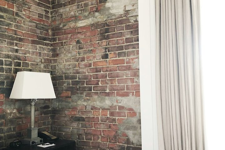 Room 102 of 119