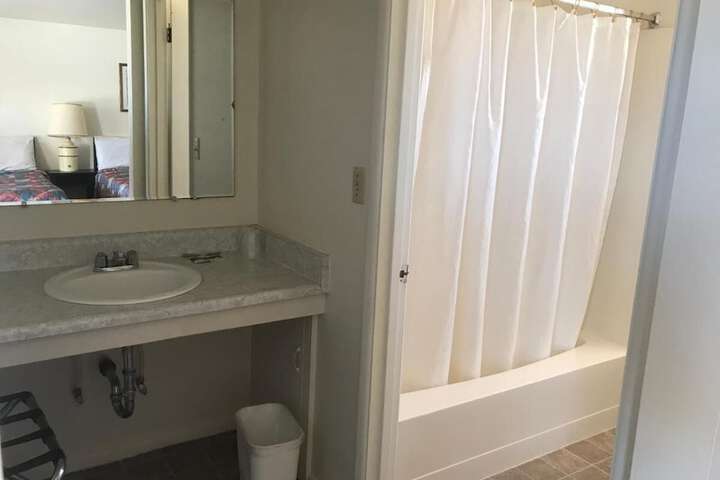 Room 10 of 31