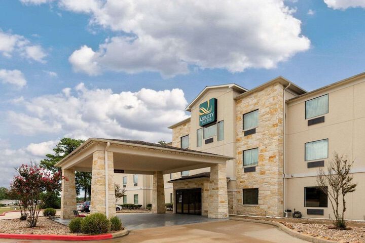 Quality Suites Huntsville Near University
