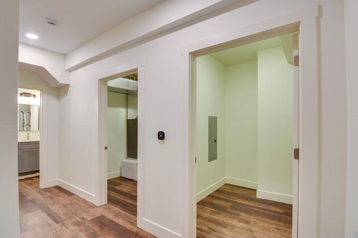 Dtwn Lititz Apt Half-mi to Park!
