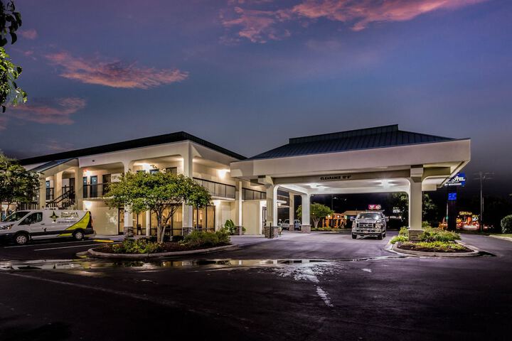 Hotel 7 of 39