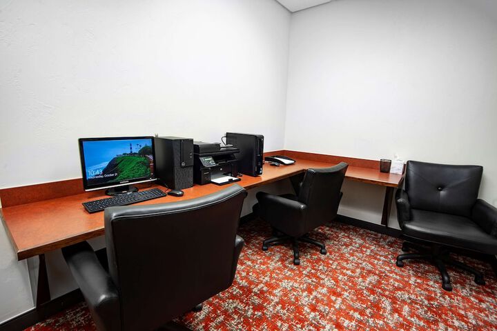 Business Center 35 of 35