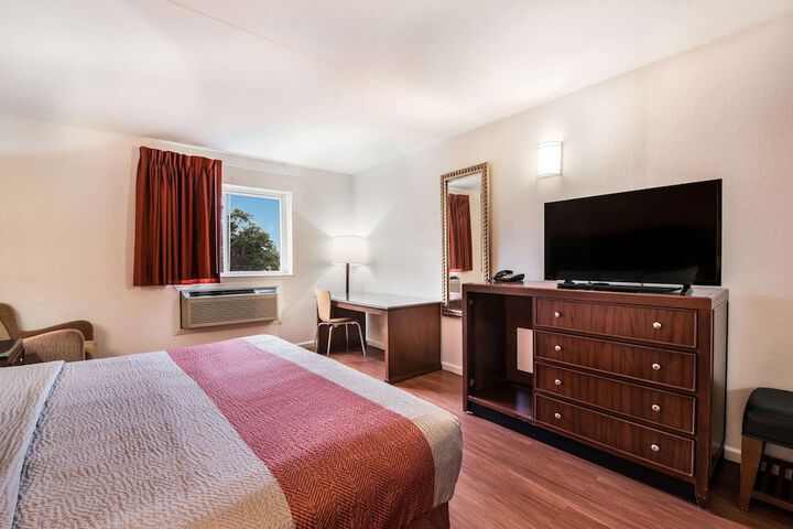Room 22 of 32