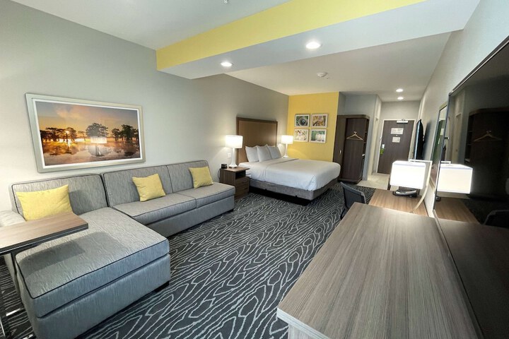 Room 36 of 60