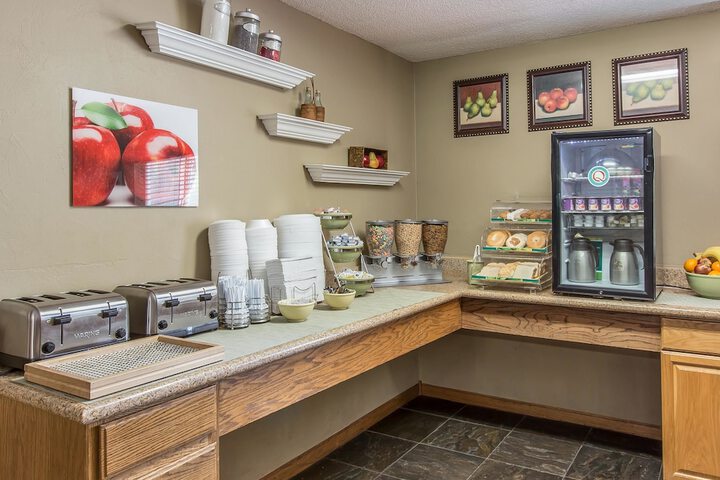 Breakfast/Coffee Service 40 of 48