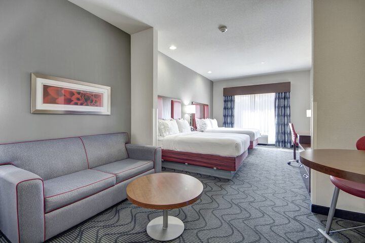 Room 17 of 37
