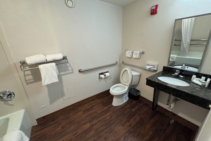 Mountain Valley Inn & Suites