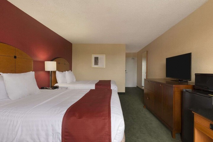 Room 12 of 22