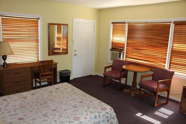 Room 6 of 22