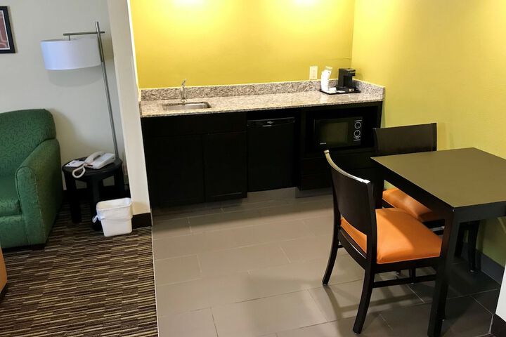 Room 32 of 42