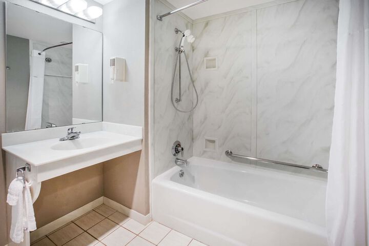 Days Inn by Wyndham Midland