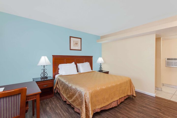 Room 12 of 27