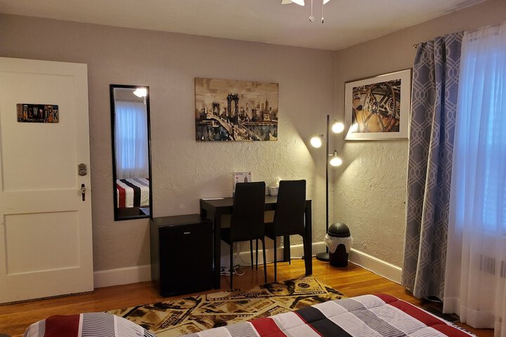 Room 33 of 47